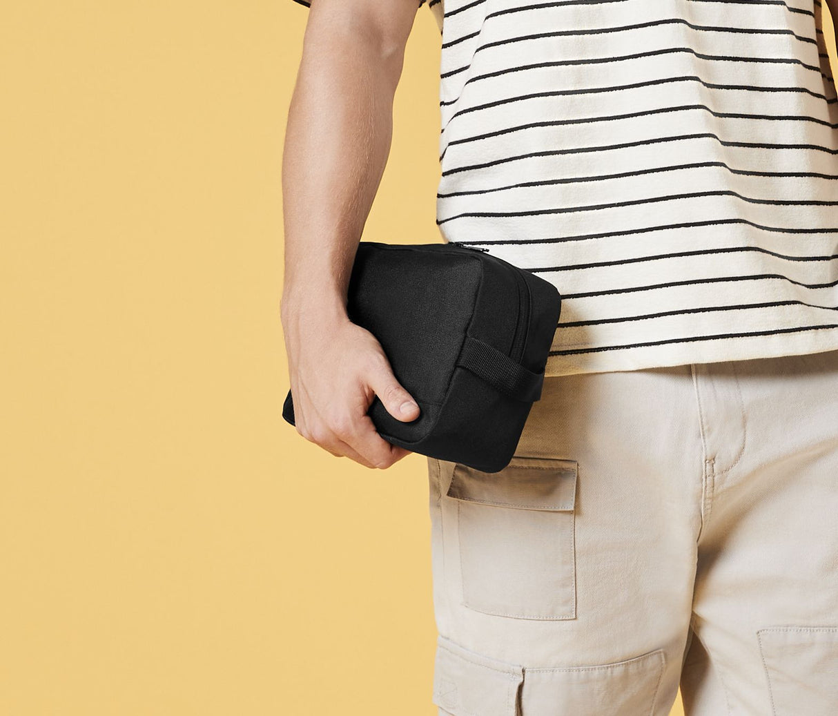 BAG BASE RECYCLED ESSENTIALS WASH BAG