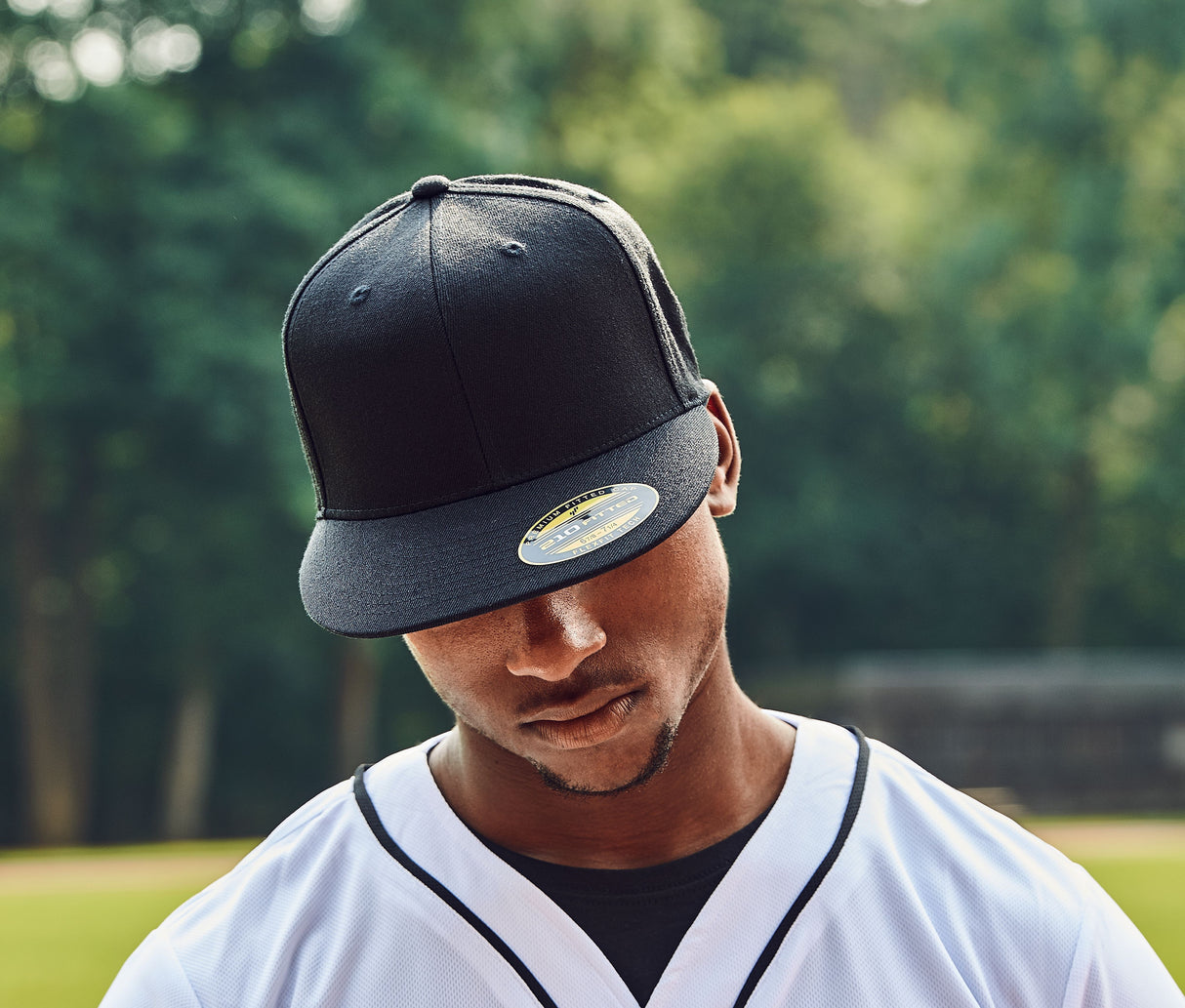 FLEXFIT 210® PREMIUM FITTED CAP