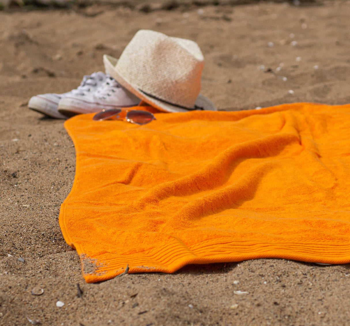 THE ONE TOWELLING CLASSIC BEACH TOWEL