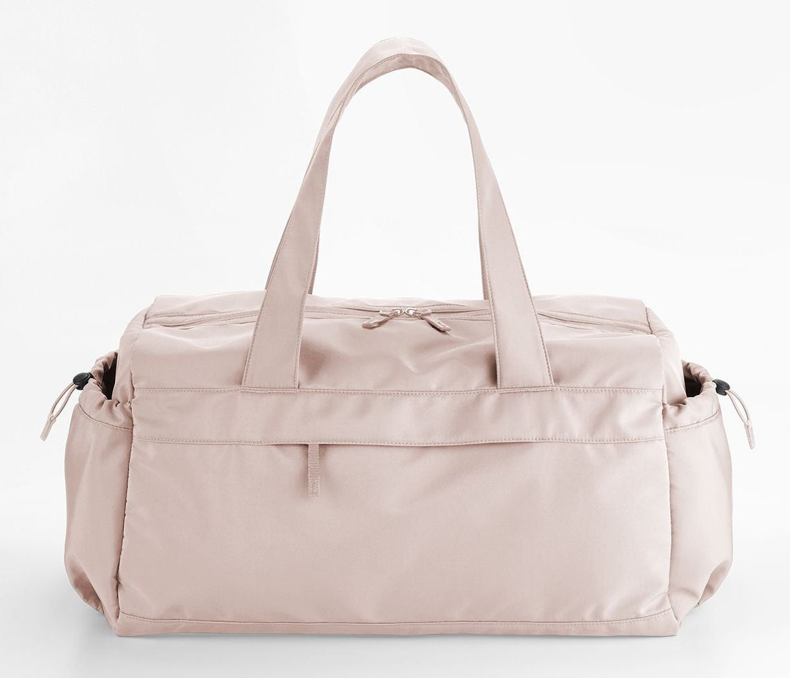 QUADRA STUDIO HOLDALL