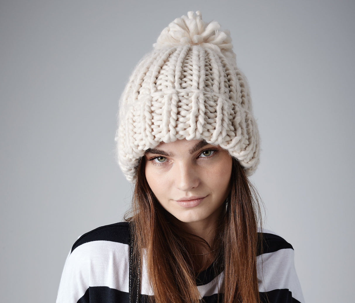 BEECHFIELD OVERSIZED HAND-KNITTED BEANIE