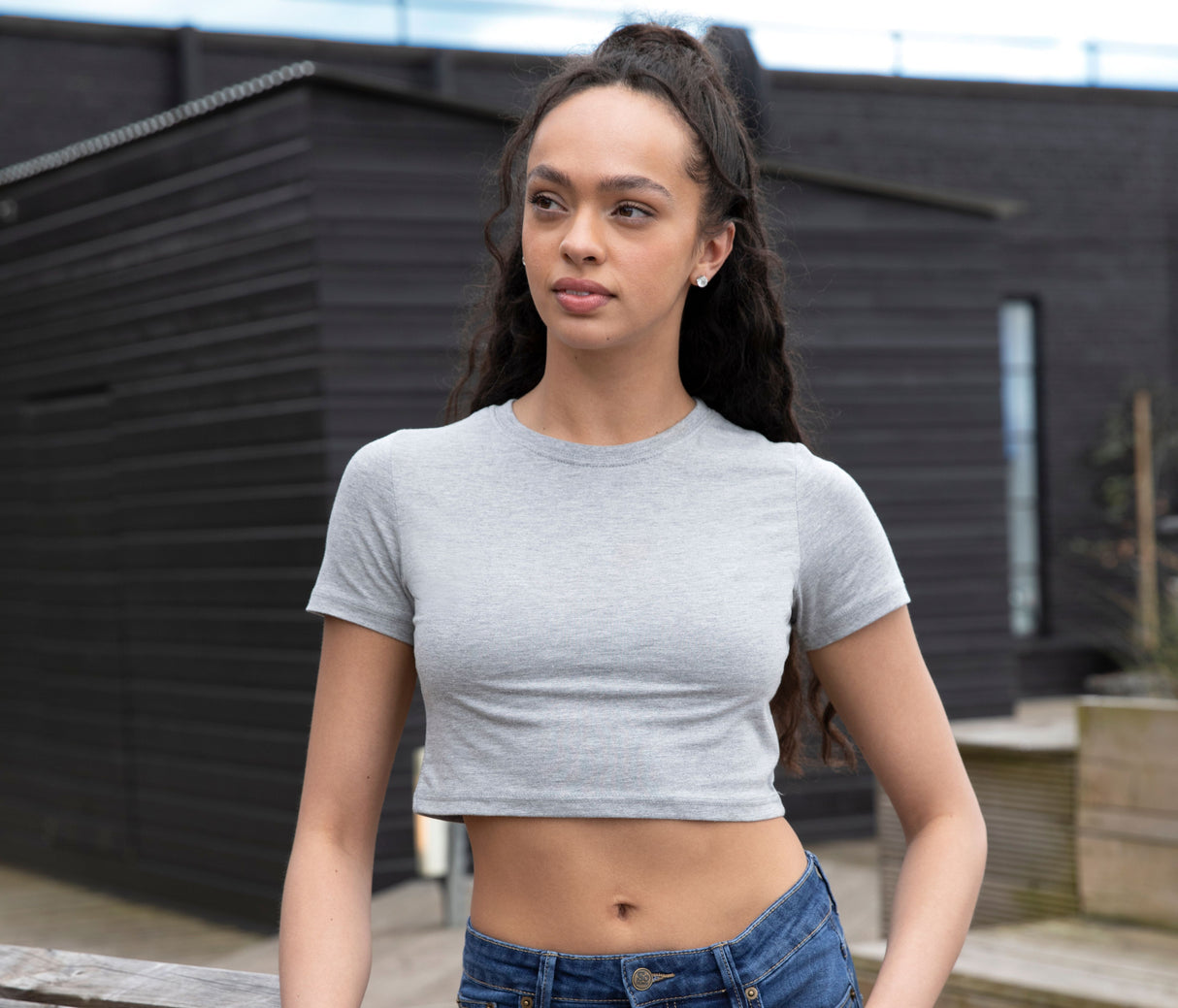 JUST T'S WOMEN'S TRI-BLEND CROPPED T