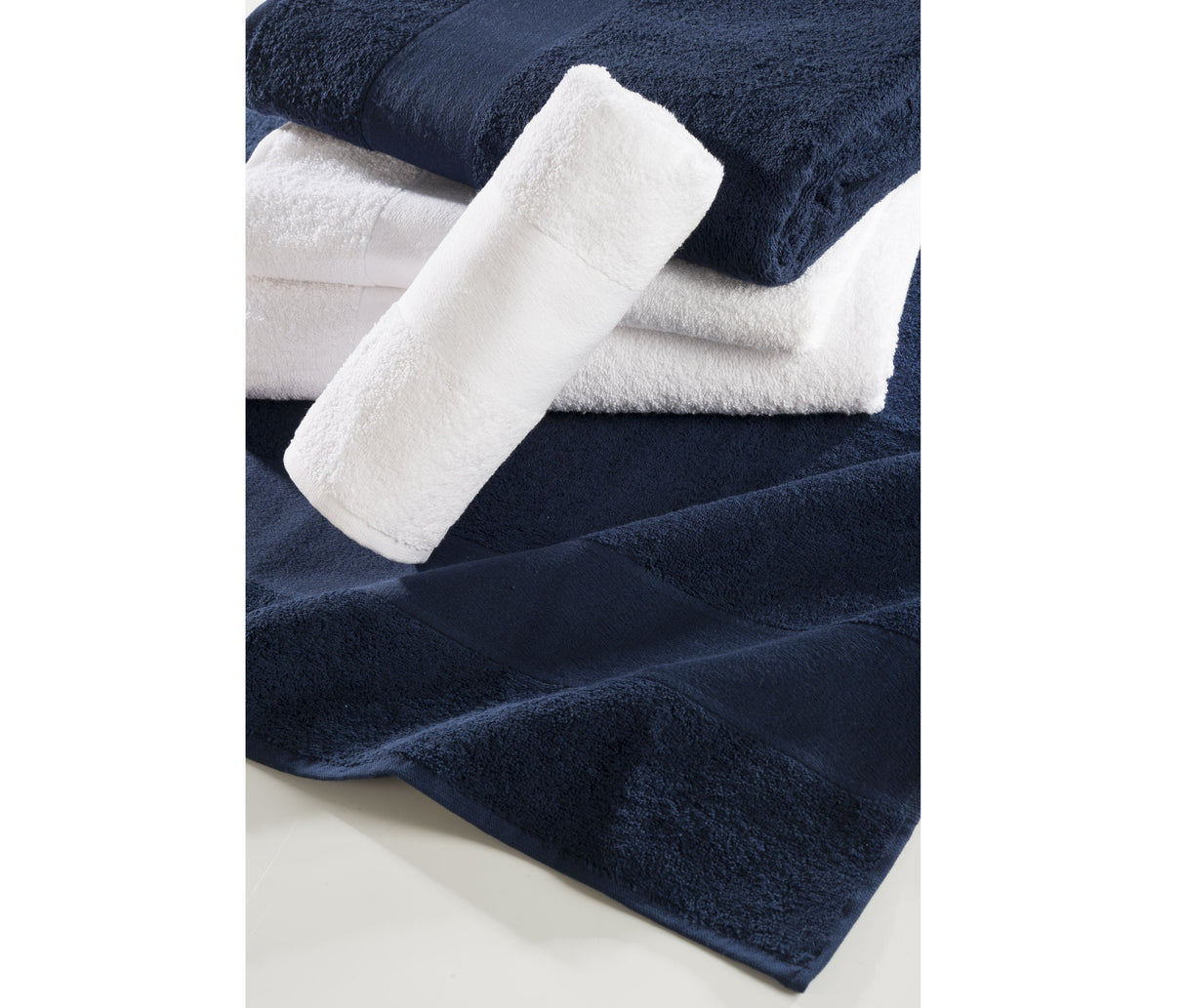 PEN DUICK HAND TOWEL