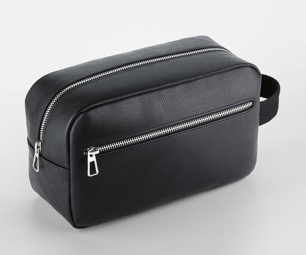QUADRA TAILORED LUXE PU WASH BAG