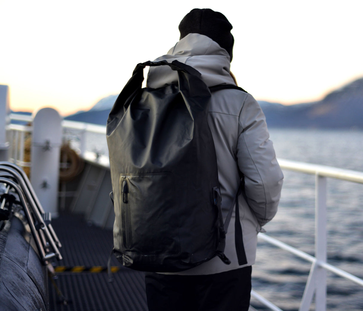 STORMTECH CASCADE W/P BACK PACK (35L)